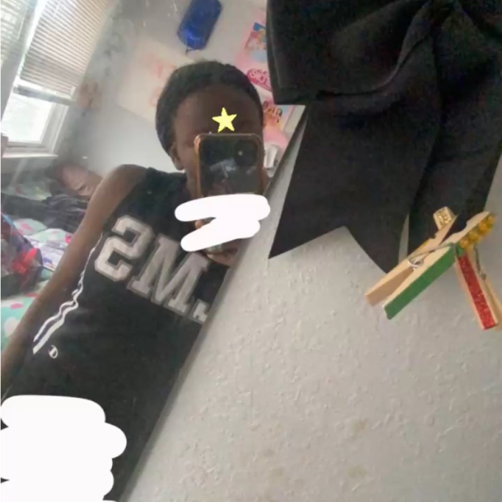 Meet your Posher, Zanaria